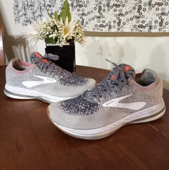brooks flyknit